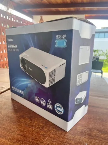 Projetor Led - Betec Bt960 - 3400 Lumens - Full Hd Nativo Cor Branco