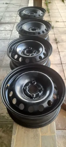 4 Rodas de Ferro Aro 14 Da Fiat R$ 200 Cada Roda.