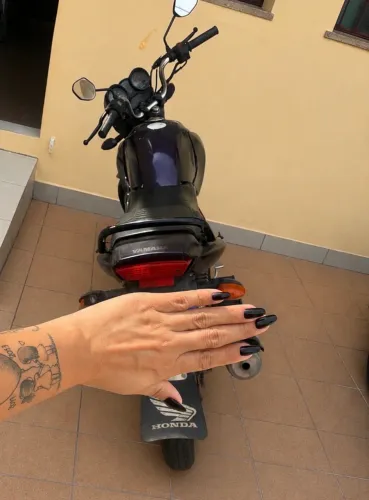 Vendo essa moto factor 125 ,yamaha ,ano 2010