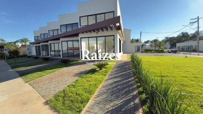 A Maior Loja Comercial do Empreendimento com 77,19 m² em Frente ao UMC  Ponto Nobre