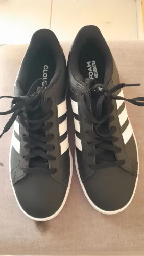 Tênis Adidas