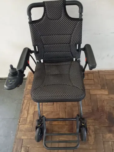 Vendo Barato Cadeira de Roda Eletrica Dobrável e Leve Nunca Foi Utilizada.