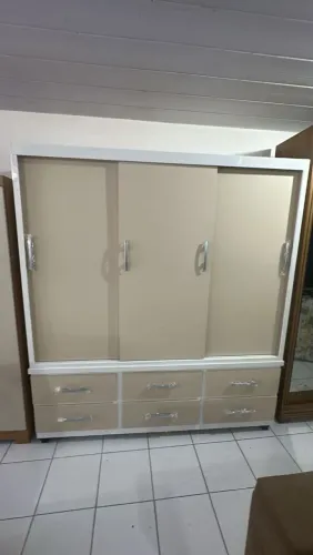 Guarda Roupas casal em bloco de madeira pronta entrega 