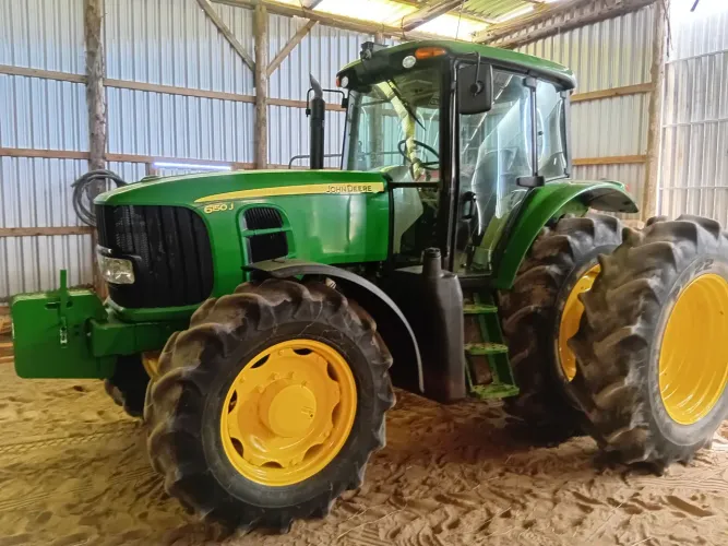 Trator jonhdeere 6150J 2017