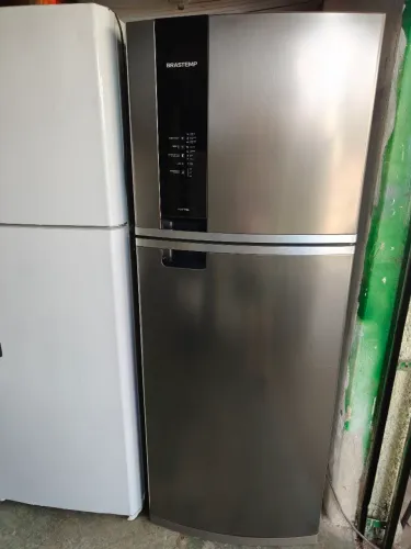 Geladeira semi nova