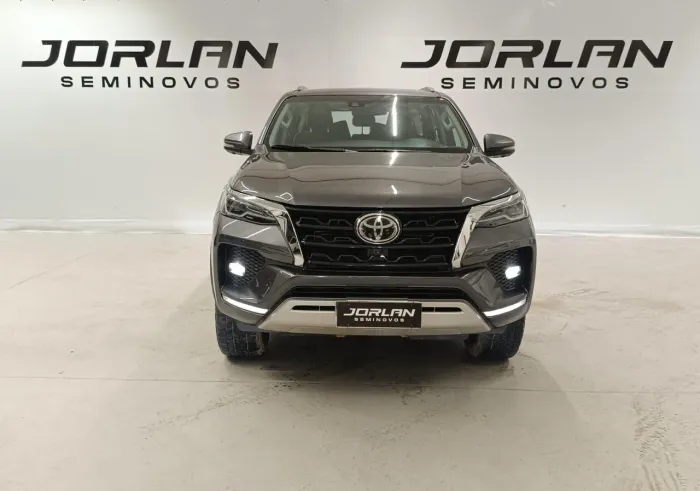 Toyota Hilux SW4 SRX 4X4 2.8 TDI 16V Dies. Aut. 2024