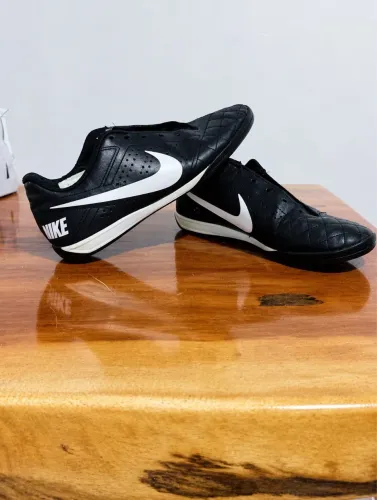 Chuteira Nike Beco