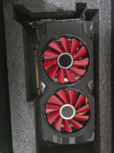 Placa de Vídeo Radeon RX 570 - Usada (Venda com urgência)
