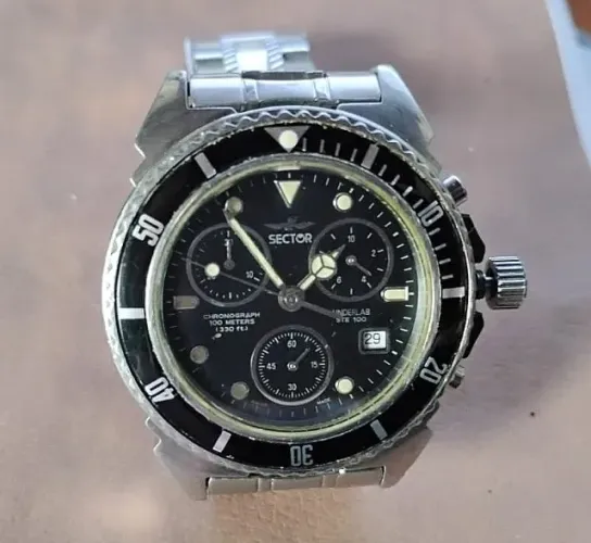 relógio Sector chrono com coroa rosqueada italiano