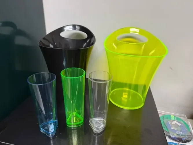 MOLDES PARA INJEÇÃO PLÁSTICA - DISPONÍVEIS PARA VENDA