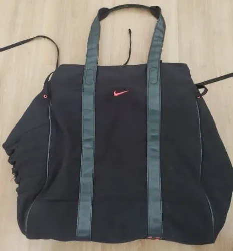 Bolsa da Nike modelo Tote Gym Bag ano 2013