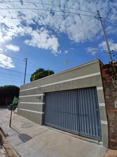 CASA NOVA ESPETACULAR A VENDA EM UBERABA COM ÓTIMA LOCALIZAÇÃO