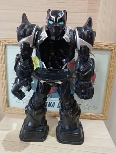 Robo pantera negra  30cm original marca Hasbro acompanha bonequinho Pantera Negra 
