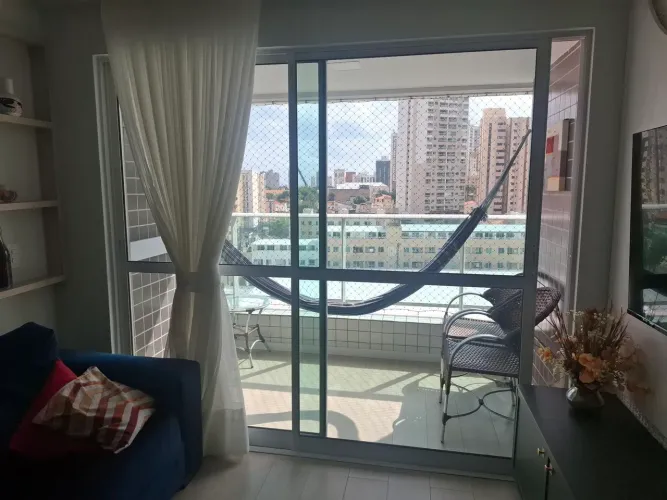 Porta vidro seminova em alumínio branca com todos os trilhos. 2 folhas de 1,20m