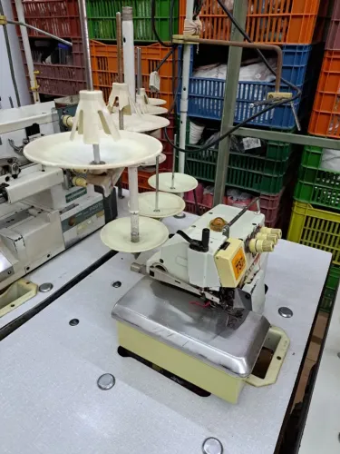 Máquina de costura Overlock industrial Siruba