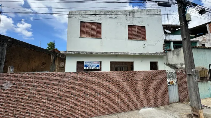 Vendo Prédio com duas Casas na Cidade Nova