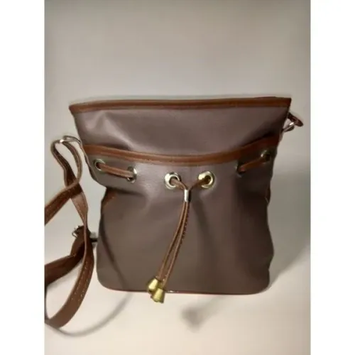 Bolsa de ombro compacta com bolso e zíper, forrada 