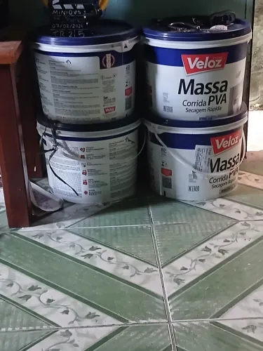 Vendo 4 balde de massa pra $ 200