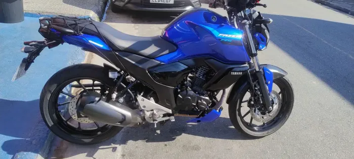 Fazer FZ15 ano 2025 único dono manual e chave reserva sem nenhum arão ou queda