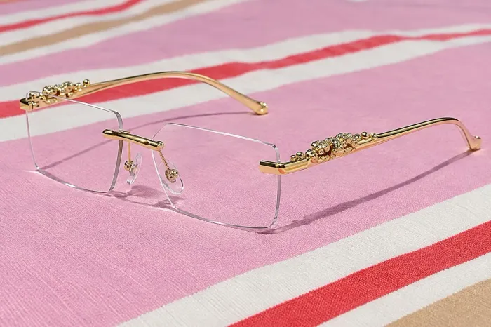 Óculos Feminino Dourado Elegante com Detalhes | Lente Transparente