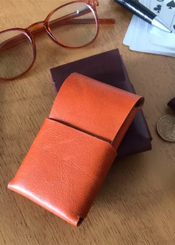 Porta Cartão em couro legitimo. Slim Minimalista