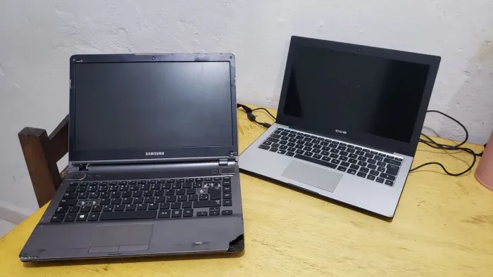 Vendo 2 notebook pra conserto