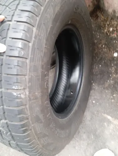 Vendo 2 pneus de L200 265/70 R16 pra vender R$ 600 agora baixou faço R$ 500
