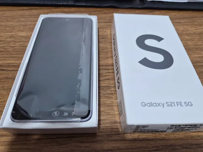 Celular sansung galaxy S21 FE 5G 128gb de memória, cor lilás. Pouco uso.