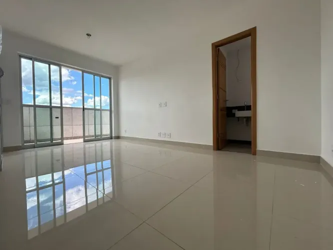 Cobertura à venda com 03 quartos no Bairro Carlos Prates
