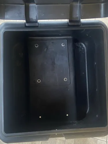 Vendo baú protork grande pouco usado