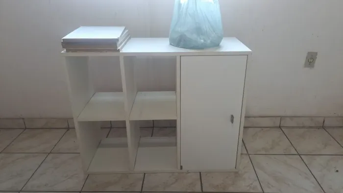 Armários novos são feitos sob medida eu não tenho lugar para colocar aqui em casa !