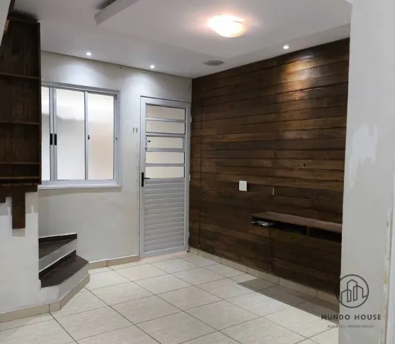 Casa em condomínio no Jardim Ana Claudia