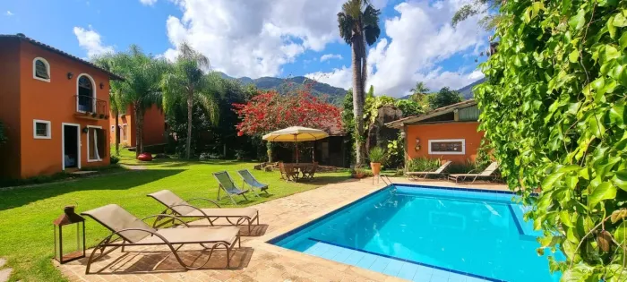 CASA COMERCIAL em Ilhabela - SP, Cocaia
