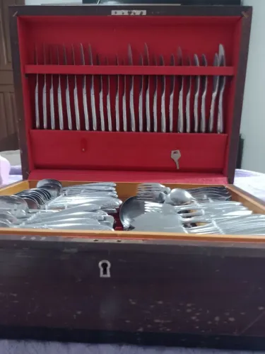 Vende-se Faqueiro inox 236 peças