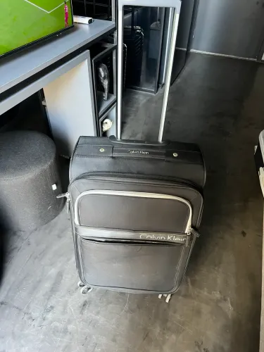 Mala de Viagem Calvin Klein - Preta - Padrão Bordo (Carry-On)
