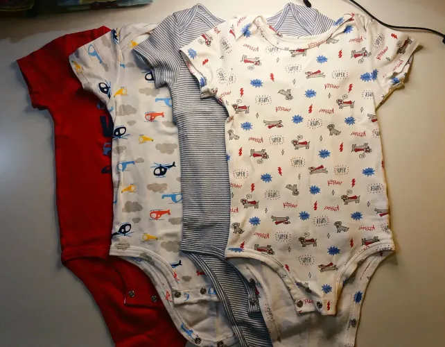 Kit 4 bodies Carters 24 meses