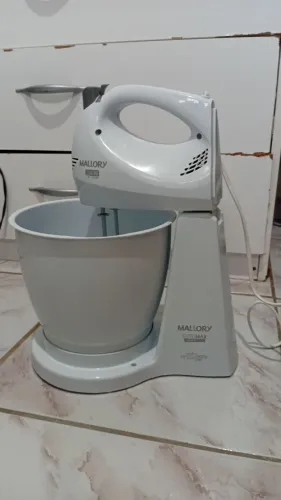 Batedeira Mallory Giro Max Quattro 200W - Usada