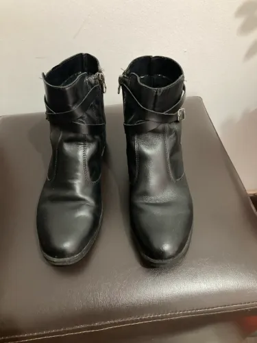 Bota feminina couro cano curto 38 super confortável 