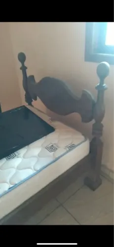 Cama de sucupira maciça antiga 