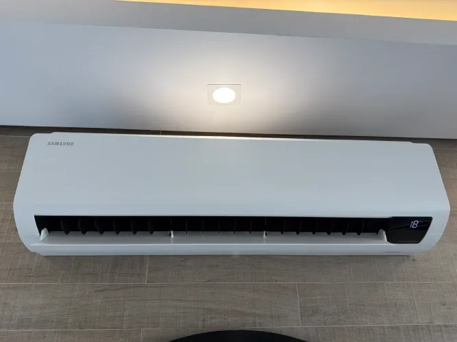 Ar condicionado 18 mil bts. Inverter 