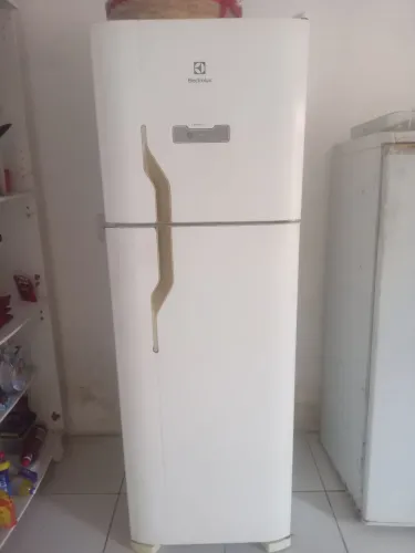 Geladeira eletrolux defeito