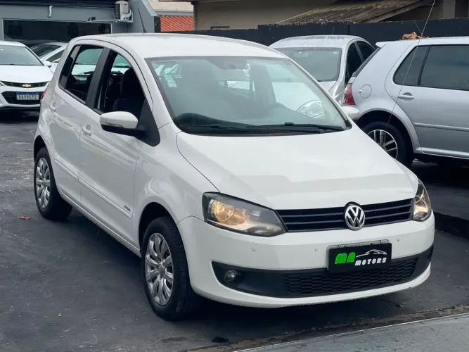 Volkswagen Fox 1.6 MI Total Flex 8V 5P 2014