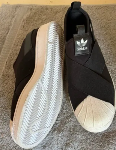 Tênis Adidas Slip on