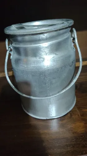 Galão antigo de leite