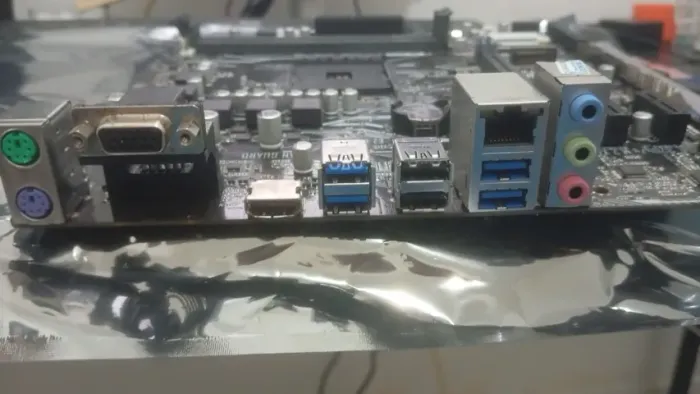 Placa-mãe ASUS Prime A320M-K (AM4 / DDR4) - LIGA NORMAL - LEIA A DESCRIÇÃO