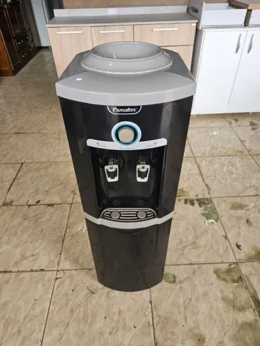 Bebedouro usado funcionando perfeitamente