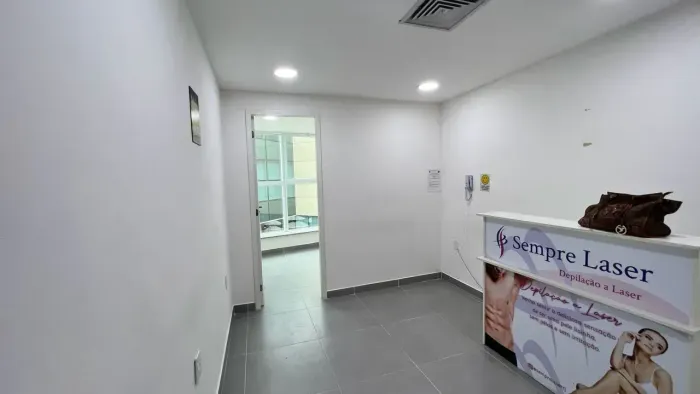 Alugo ou Vendo sala comercial com 22 metros quadrados no A4,Recreio