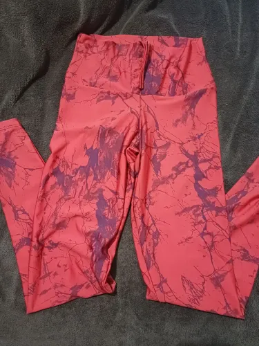 Calça fitnes com corninha na frente
