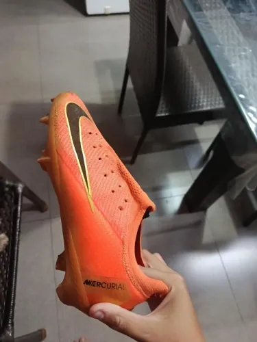Chuteira Nike Mercurial? Semi-Nova ?