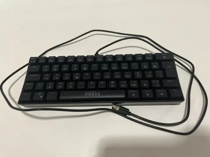 Teclado Pichau Switch Brown Led 65%